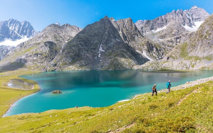 best trekking routes in the Himalayas